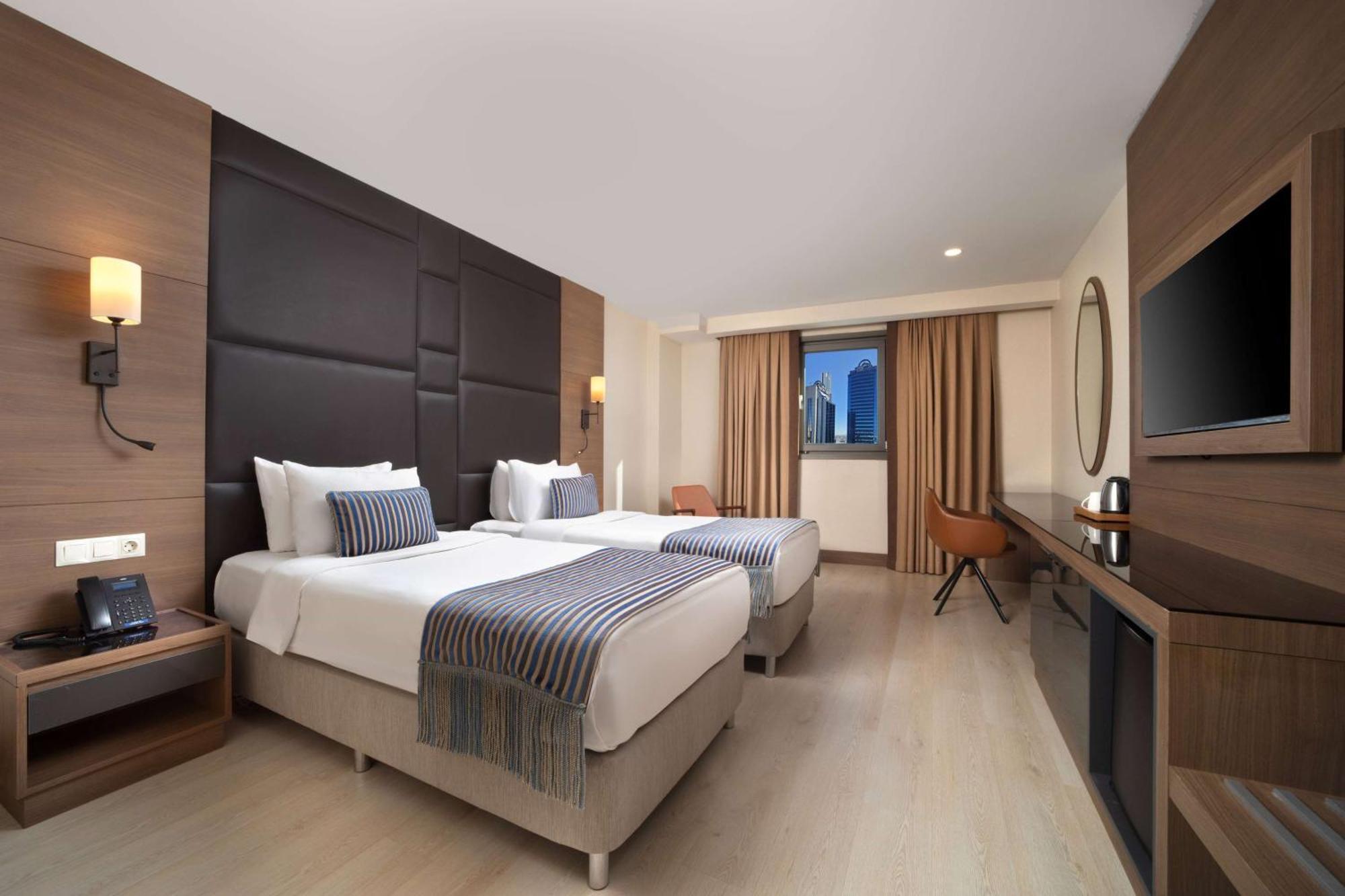Отель Tryp By Wyndham Sisli Стамбул