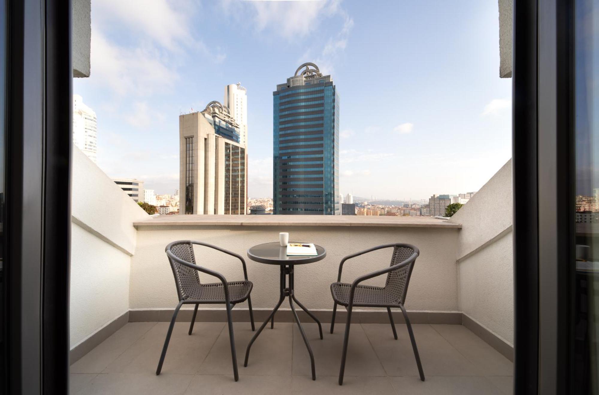 Tryp By Wyndham Sisli Otel
